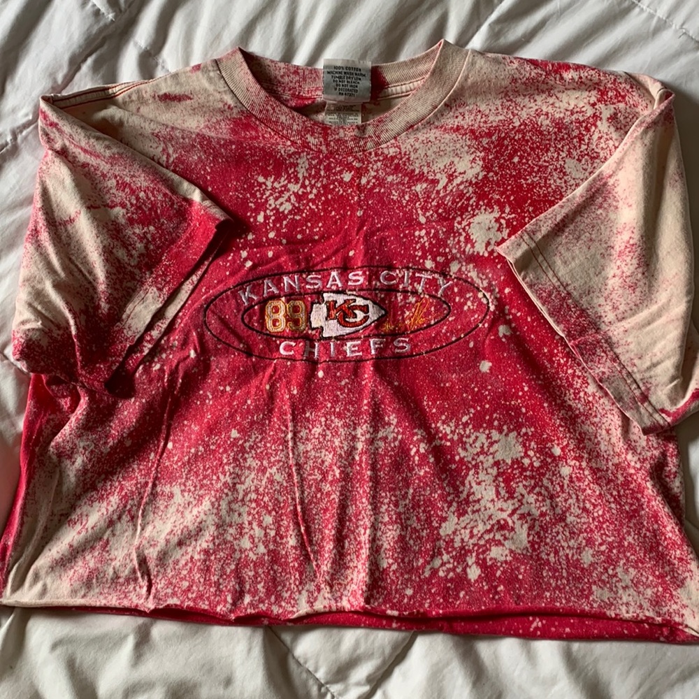 Kansas City Chiefs Red Bleached Crop Tee - NFL Logo
